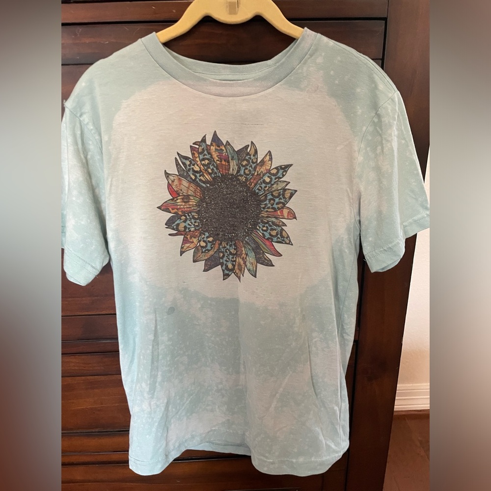 Graphic tee